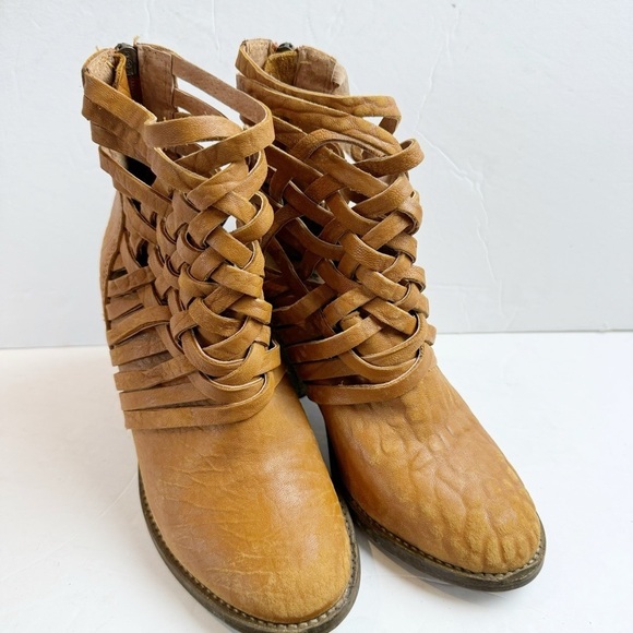 Free People Brown Suede Carrera Ankle Boots Sz 36 Y2K Momcore - Picture 3 of 13